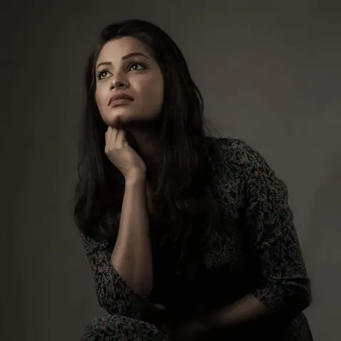 Uma Aseni portrait